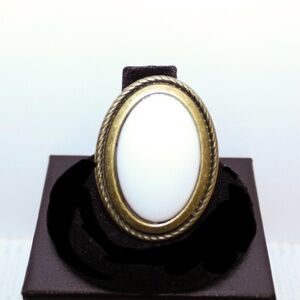 ☃️ 2/$18 Ring Large Center Oval White Cabochon Brass Color Setting Size 9